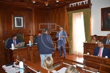 Héctor León toma posesión como concejal en Telde (Foto TA y Daniel Amador)